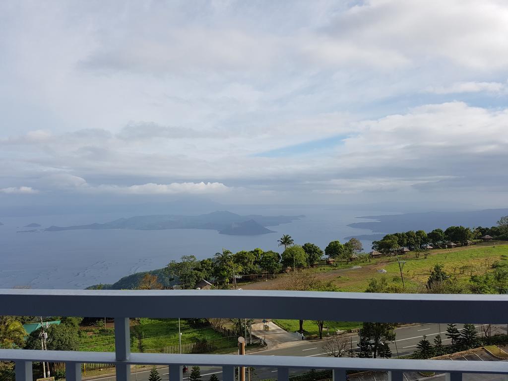 Taal Room Tagaytay City Exterior photo
